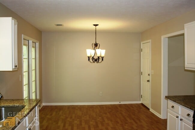 Building Photo - 55 Lauren Overlook