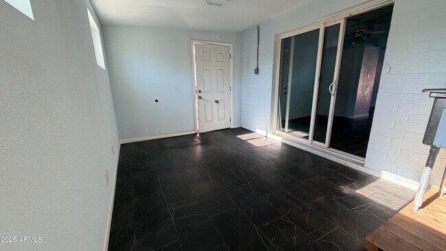 Building Photo - 1645 W Thunderbird Rd