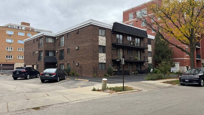 Primary Photo - 1650 Mill St
