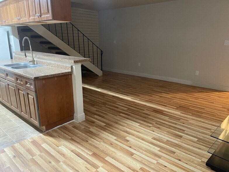 Building Photo - 5587 Keoncrest Cir