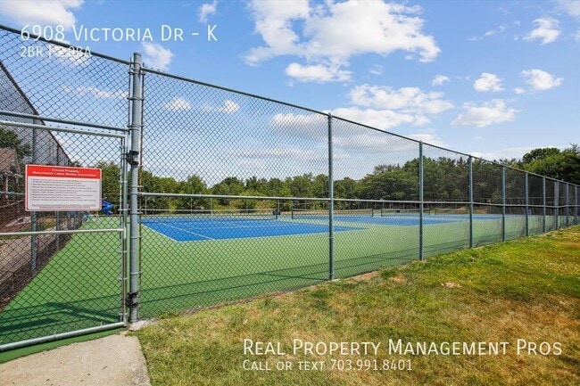 Building Photo - 6908 Victoria Dr