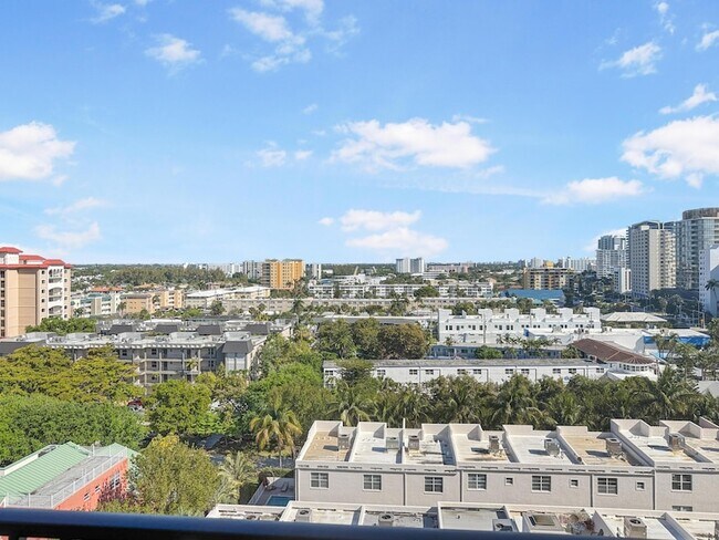 Building Photo - 531 N Ocean Blvd