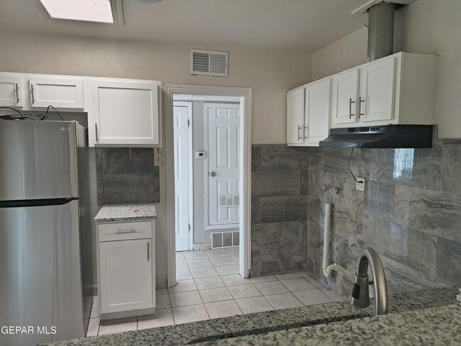 Building Photo - 4908 Blue Ridge Cir