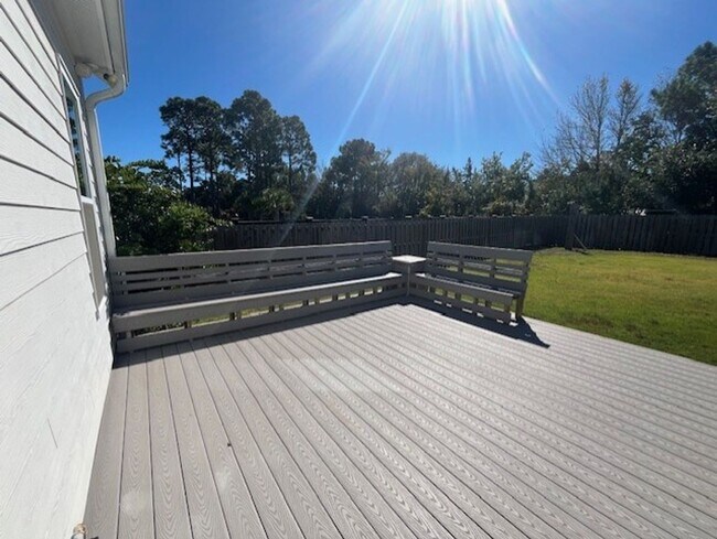 Building Photo - Experience Elegance and Privacy