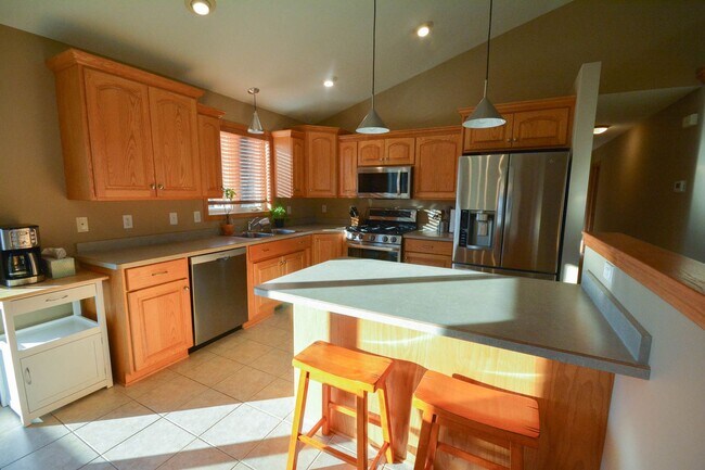 Building Photo - Incredible home in desirable Hart Farms location!