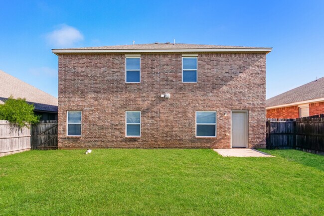 Building Photo - Check out this Wonderful Home!