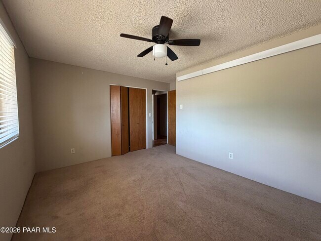 Building Photo - 927 N Old Chisholm Trail