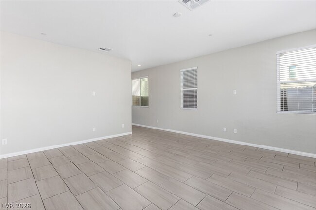 Building Photo - 204 Rondeau Ave
