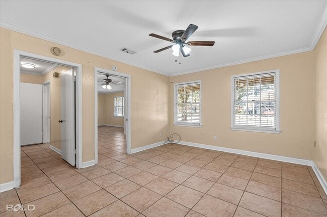 Building Photo - 2710 Higgins Dr