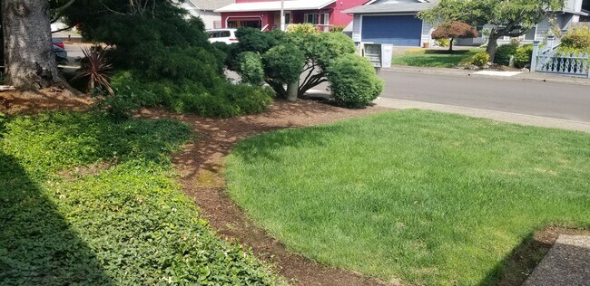 Building Photo - 3 BEDROOM CLOSE TO TIGARD HIGH SCHOOL