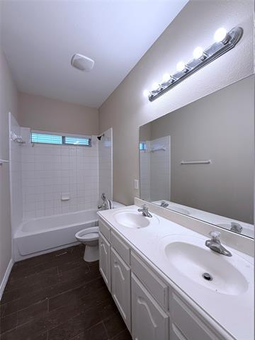 Building Photo - 1200 Somerset Dr