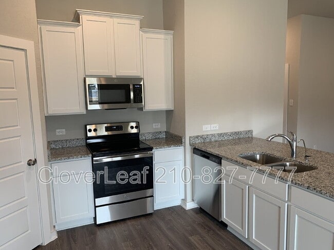 Building Photo - 708 Stonemanor Bay