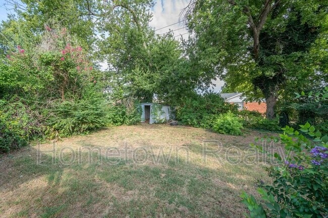 Building Photo - 2621 SW 52nd St