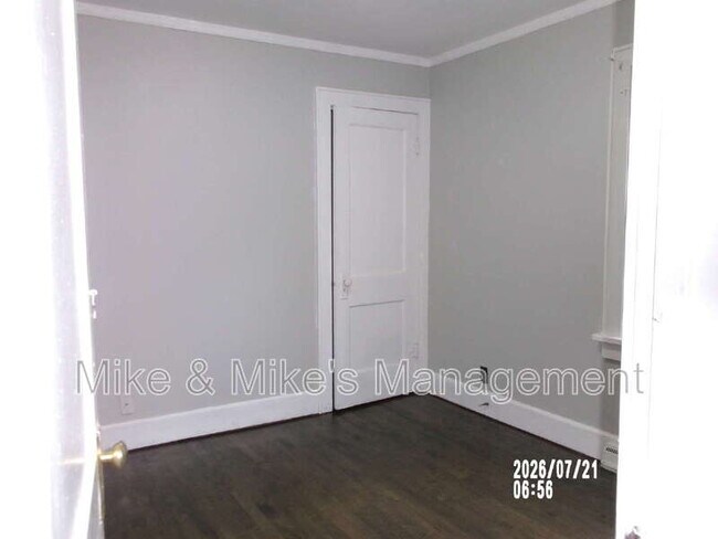 Building Photo - 403 N 61st St