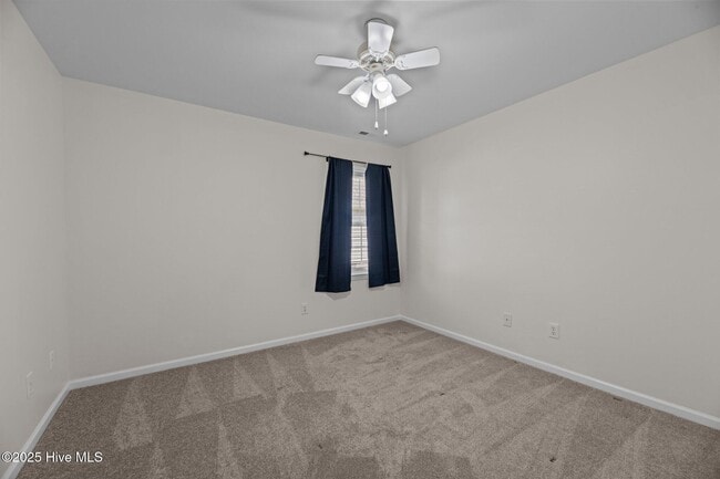 Building Photo - 123 Leonard Dr