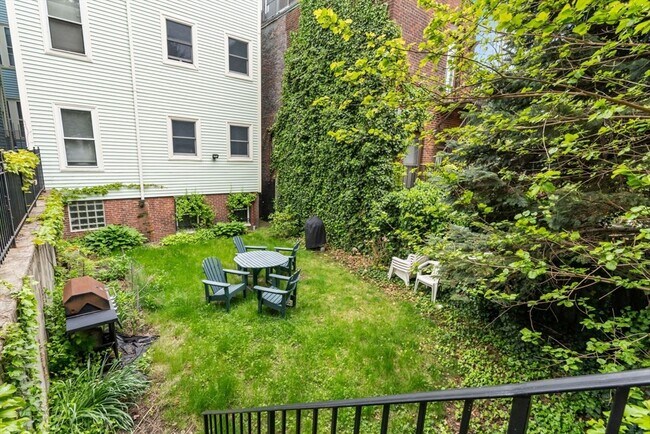 Building Photo - 26 Cordis St