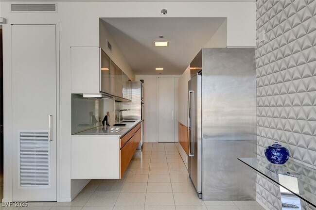 Building Photo - 3726 S Las Vegas Blvd