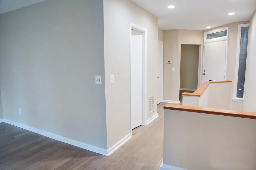 Upstairs Hall 1 - 1625 Q St NW