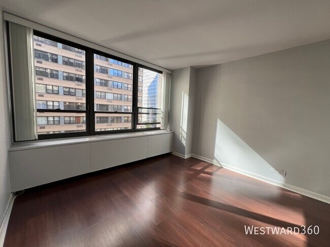 Building Photo - 222 E Pearson St