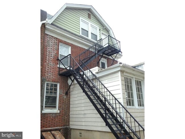 Building Photo - 61 Owen Ave