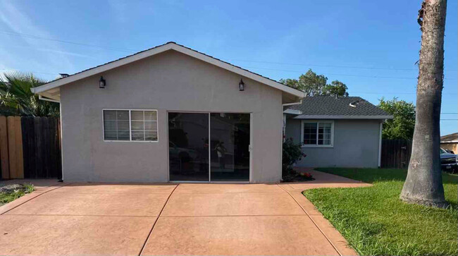 Primary Photo - 100 Novato Dr