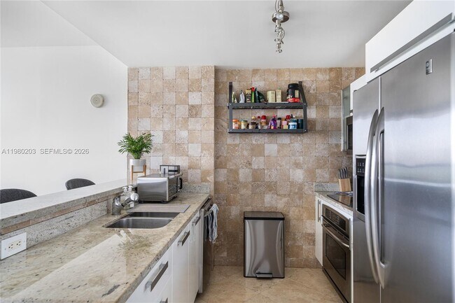 Building Photo - 601 NE 36th St