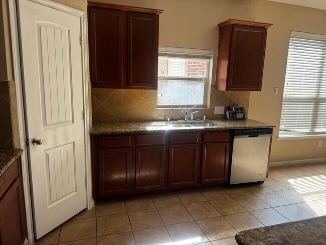 Building Photo - 26903 Glacier Creek Dr