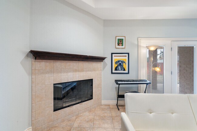 Building Photo - 210 Saddle Blanket