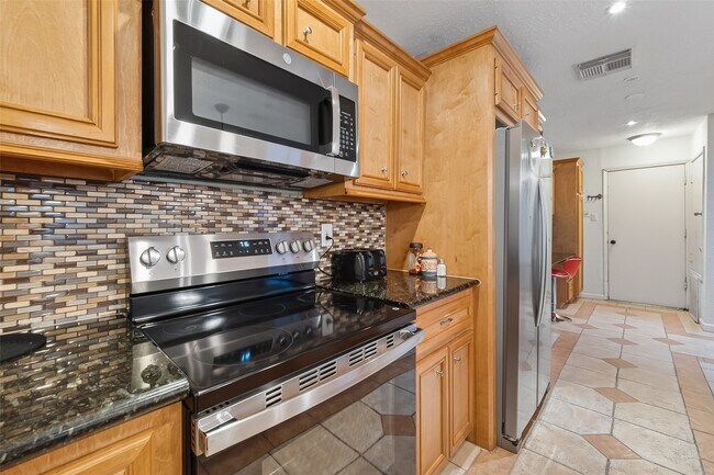 Building Photo - 3200 S Gessner Rd