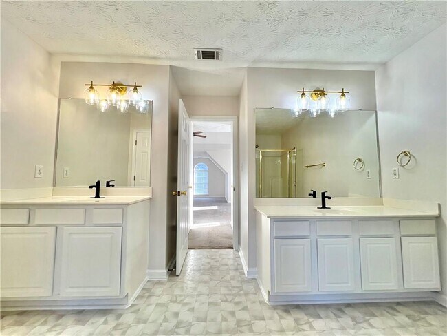 Building Photo - 2415 Hamilton Parc Ln NE