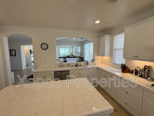 Building Photo - 1290 Esperanza Trail