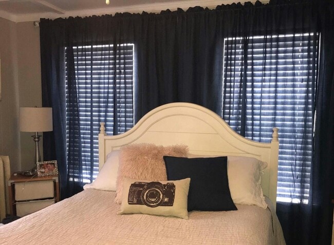 Building Photo - 73 Friend St