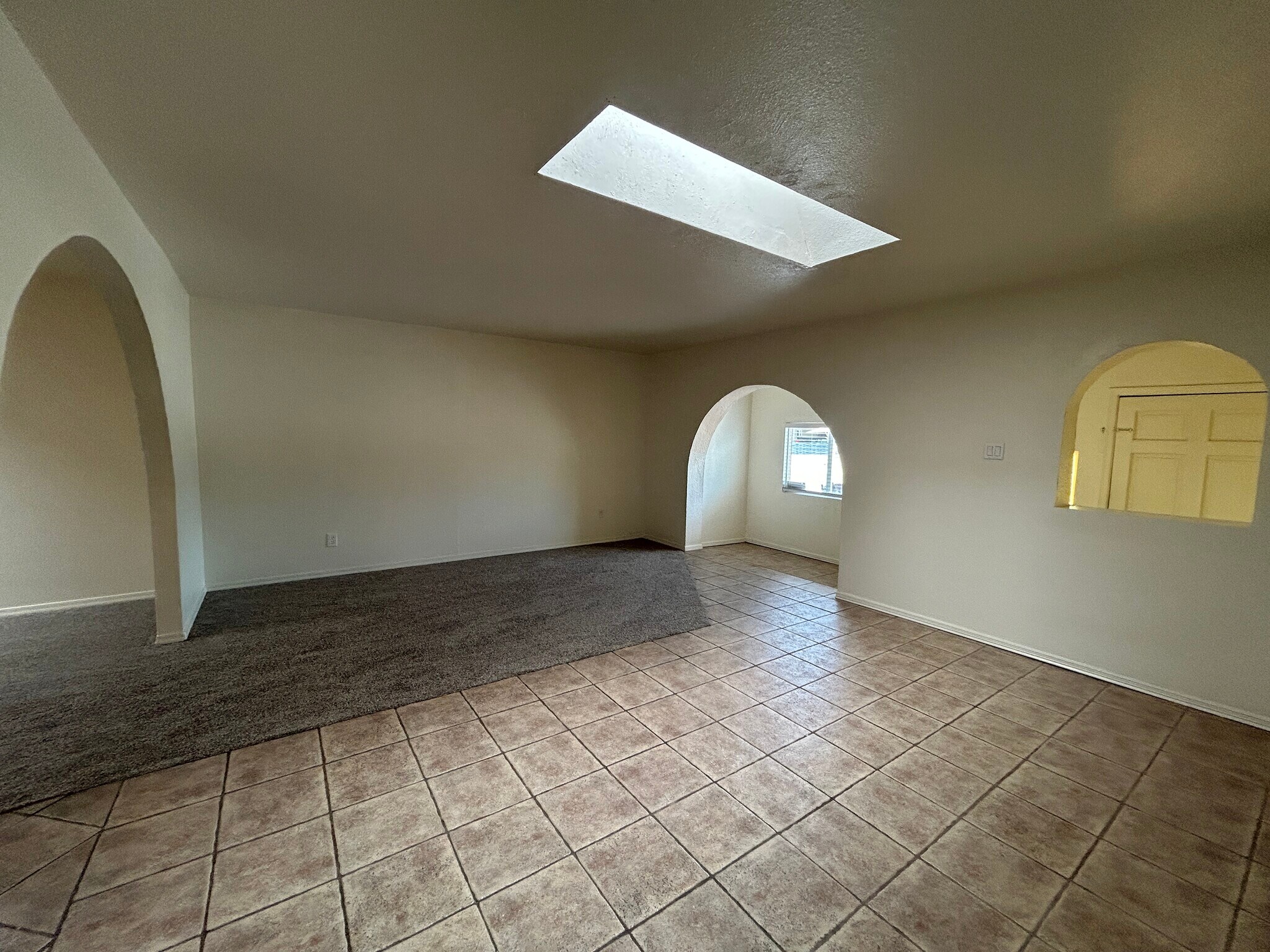 Building Photo - 3062 N 42nd Ave