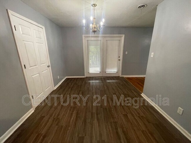 Building Photo - 1414 Springview Dr