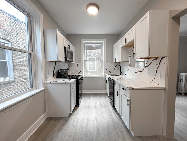 Building Photo - 6207 N Winthrop Ave
