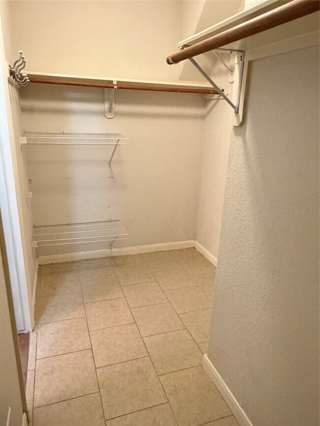 Building Photo - 13003 Bramford Pointe Ln