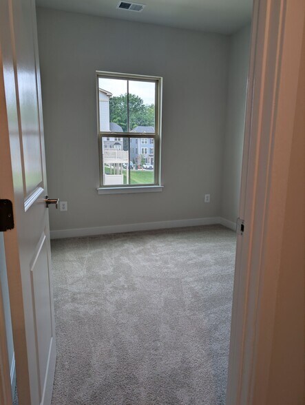 Building Photo - 9651 Klamath Ct