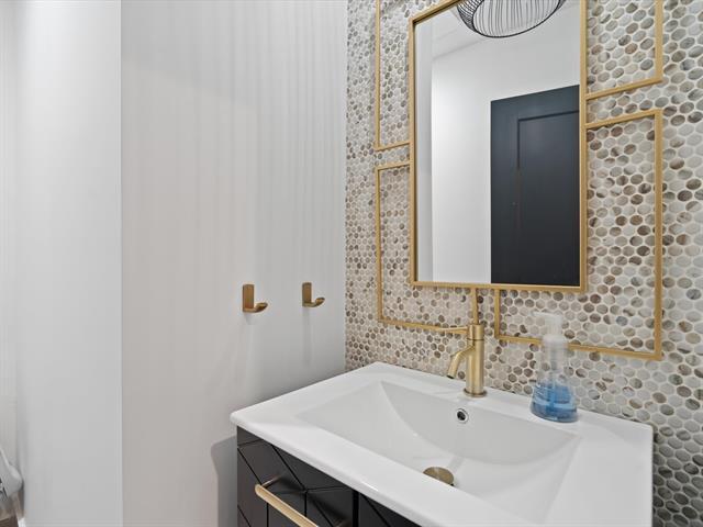 Building Photo - 3936 Cedar Bayou Dr