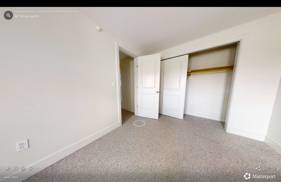 Building Photo - 108 2nd St