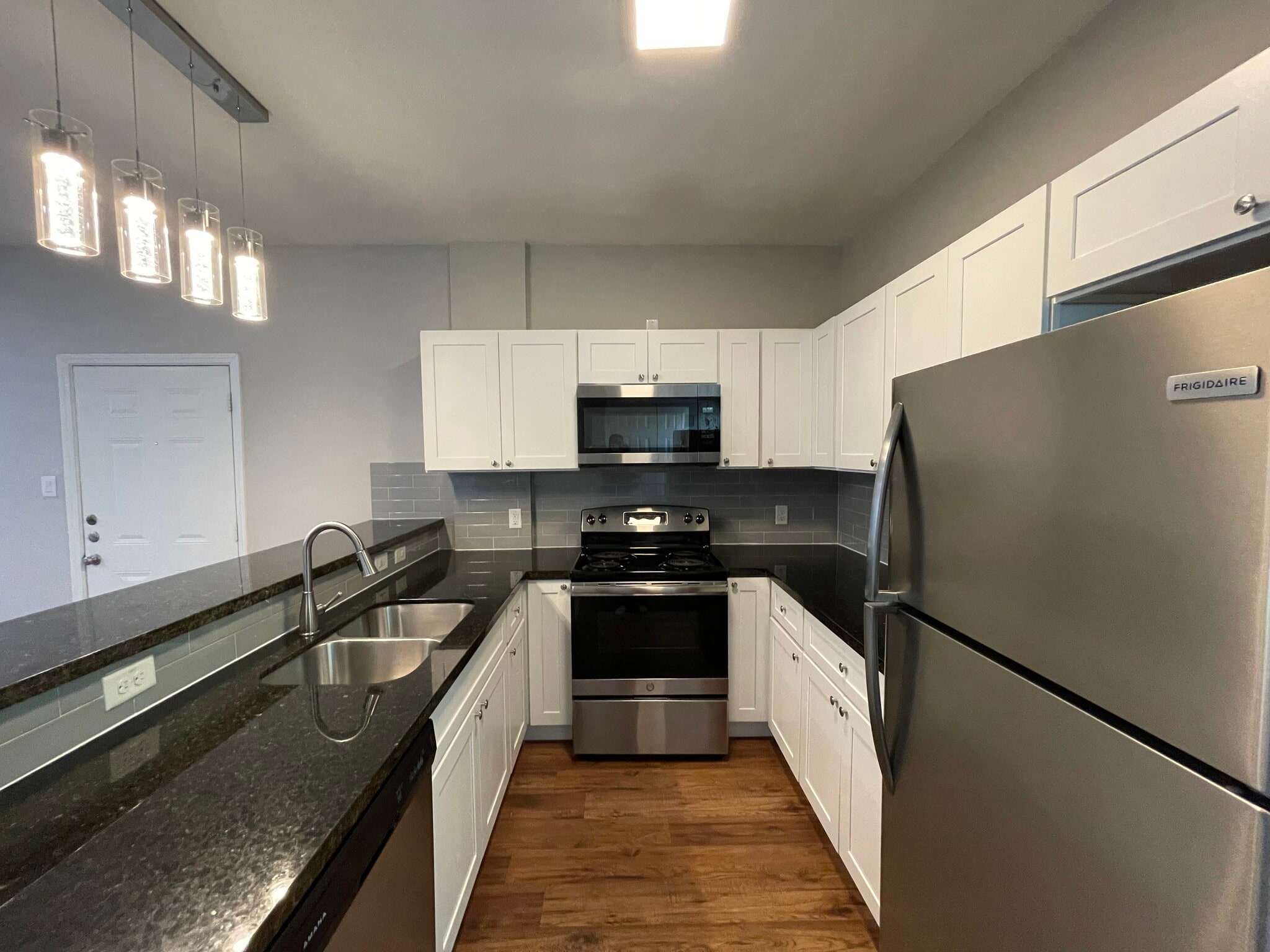 Kitchen - 5011 Mallow St