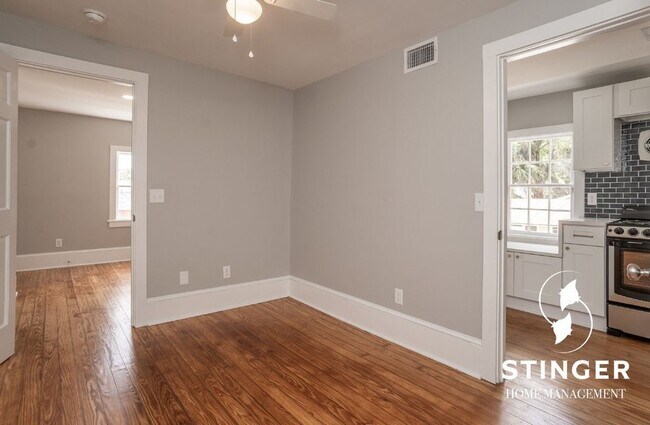 Building Photo - 606 Carteret St