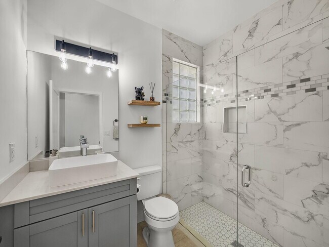 Building Photo - 6017 Newport Village Way