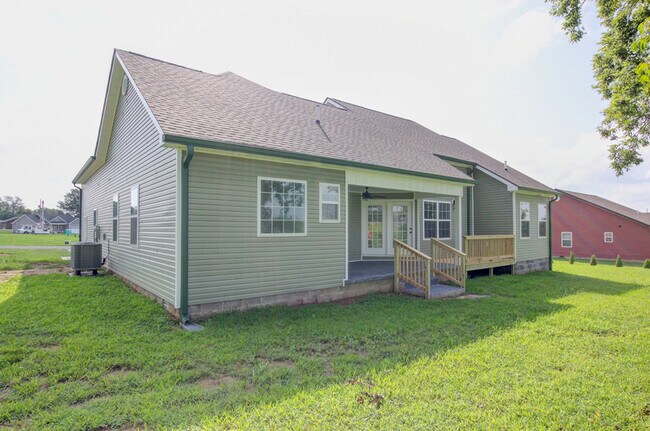 Building Photo - 133 Riverbend Dr