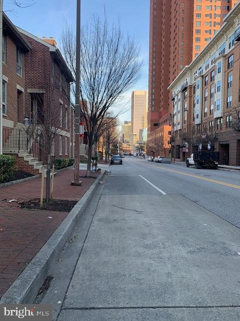 Building Photo - 626 S Charles St