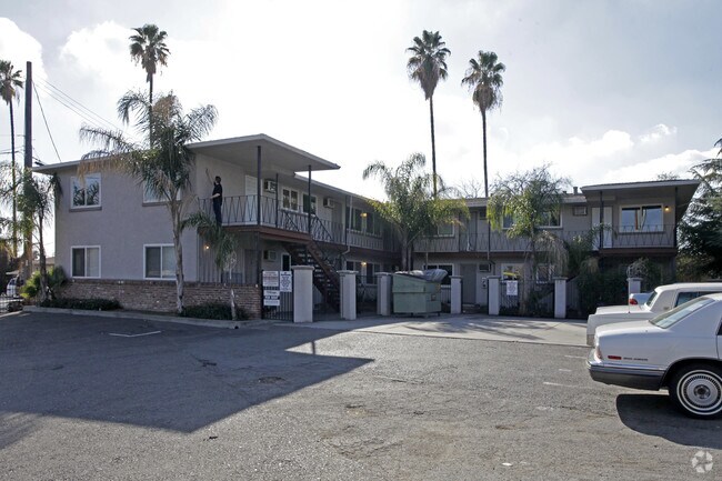 Primary Photo - Palm Apartments