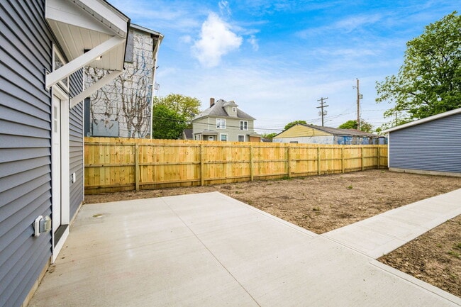 Building Photo - 117 Wisconsin Ave