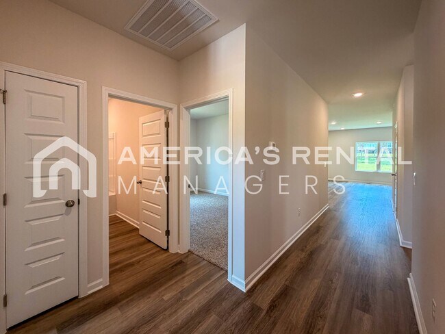 Building Photo - 169 Cattail Ct