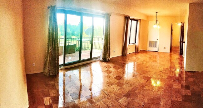 Building Photo - 125 Clubhouse Dr SW