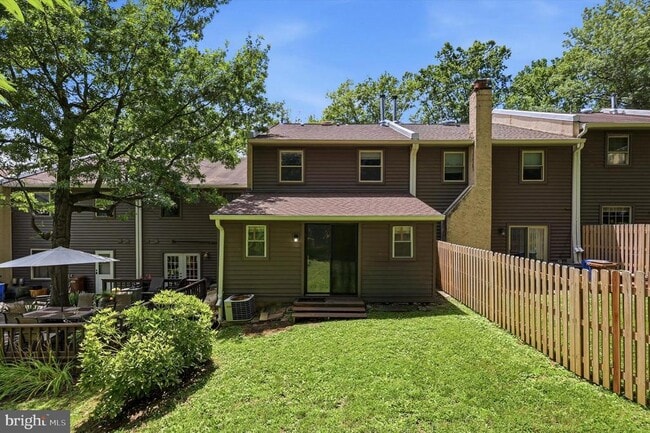 Building Photo - 106 Woodside Cir