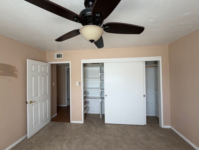 Building Photo - Wow Check out this 3 BD 2 BA SW Charmer near White Ln & Akers Road